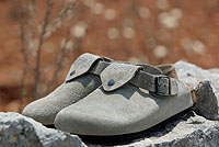 Versand von Birkenstock Schuhe Clogs Sandalen